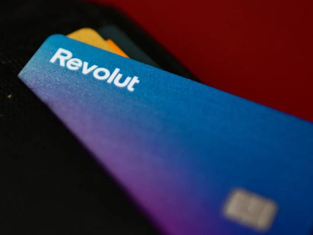 Revolut достигла рекордной оценки в $75 миллиардов