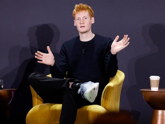 Cursor на пути к $2 млрд: рост выручки и корпоративный успех